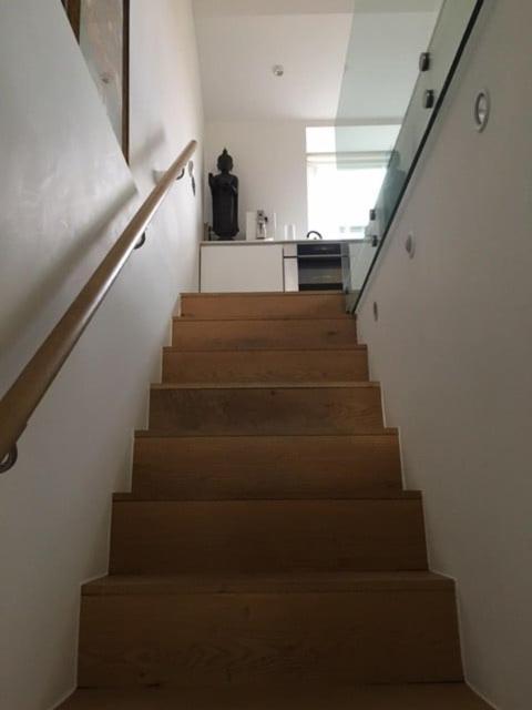 Chelsea, Three-bedroom Contemporary Living Duplex * Londra