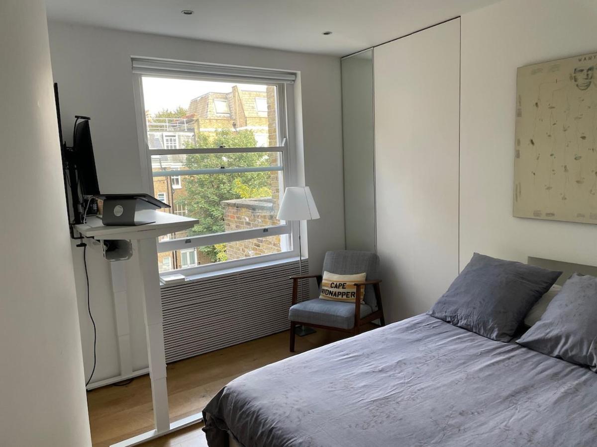 Chelsea, Three-bedroom Contemporary Living Duplex Londra