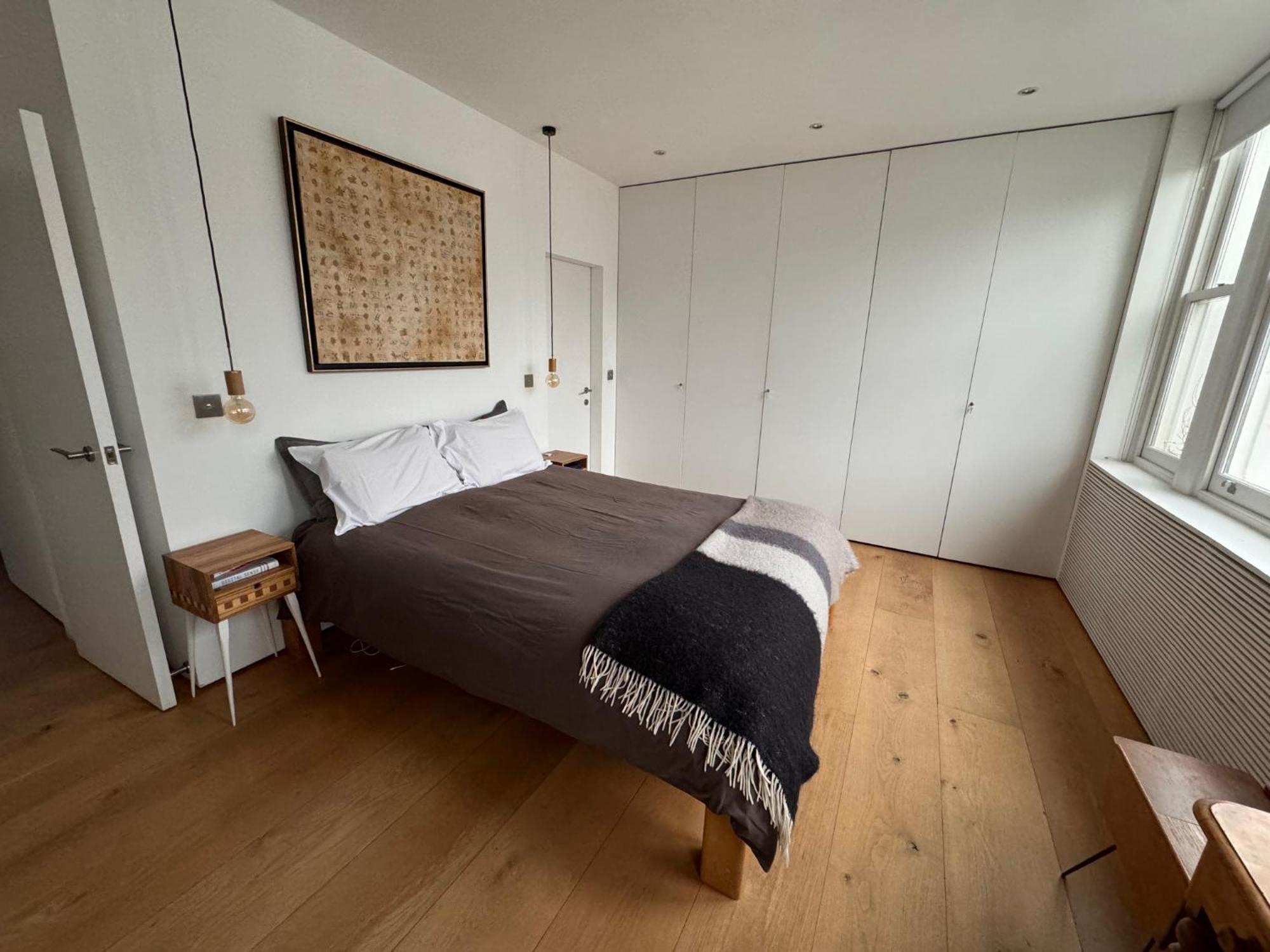 Chelsea, Three-bedroom Contemporary Living Duplex * Londra