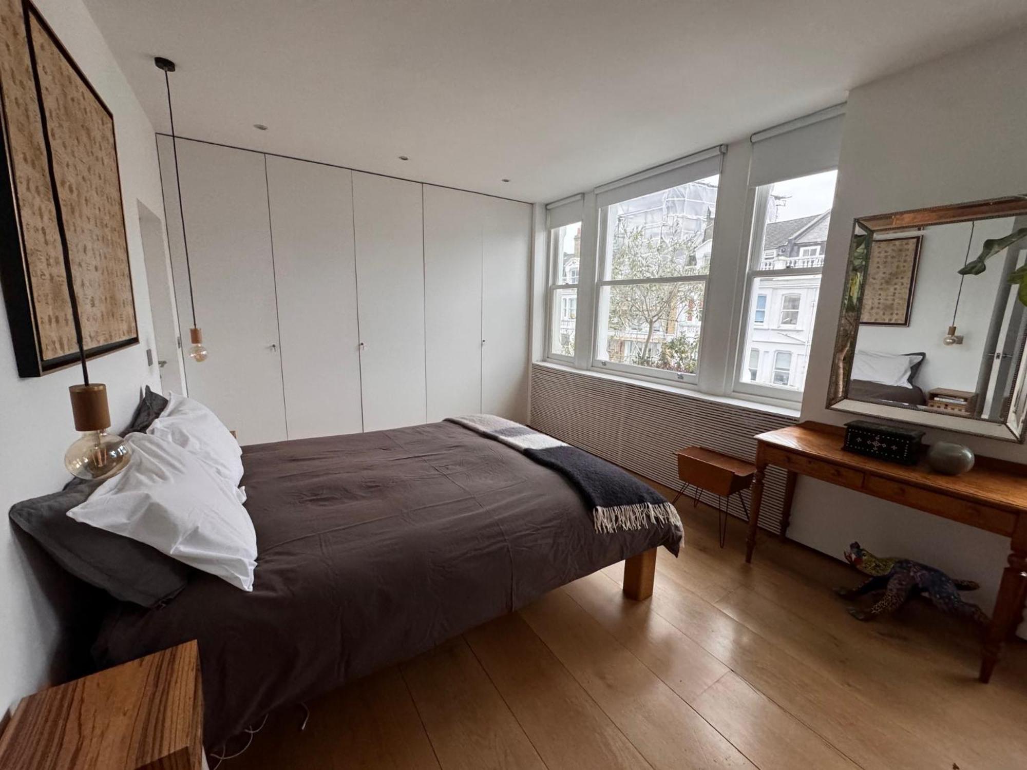 Chelsea, Three-bedroom Contemporary Living Duplex Londra